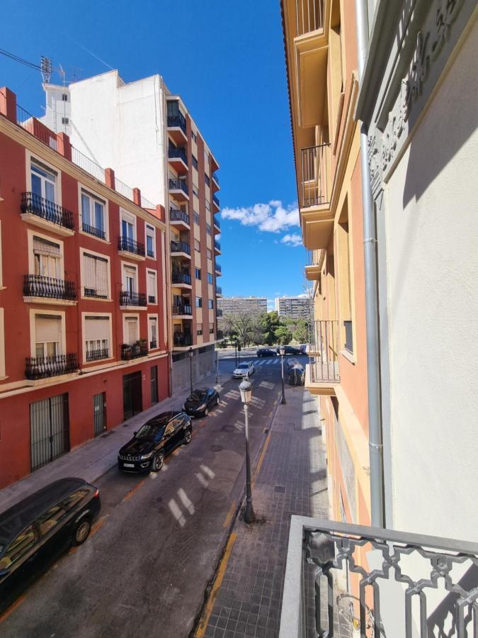 Centrica Y Encantadora Vivienda. Valencia Luaran gambar